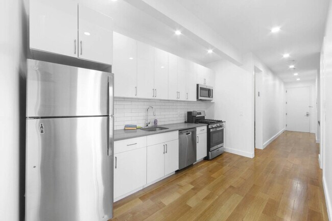 Building Photo - 564 W 182nd St