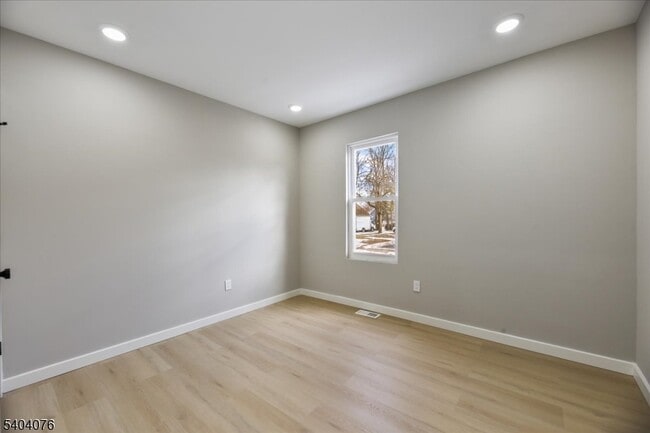 Building Photo - 143 Johnston Ave