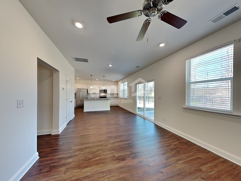 Building Photo - 625 Rivermist Dr