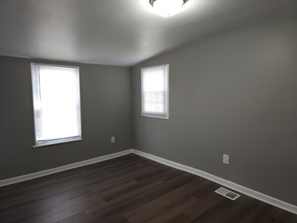 Building Photo - 127 Fain St