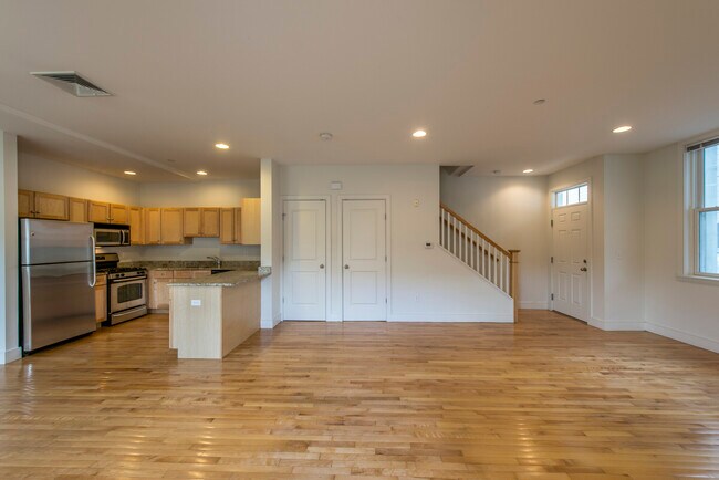 Primary Photo - 22 Hurley St