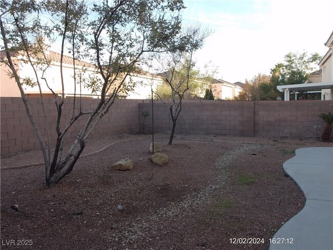 Building Photo - 7560 Mission Palm St