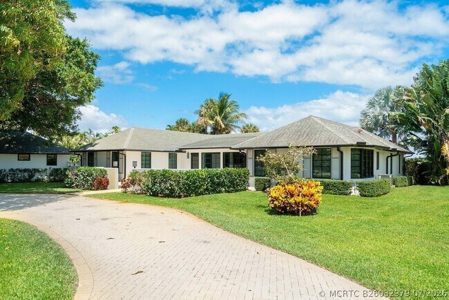 Building Photo - 210 S Lake Dr