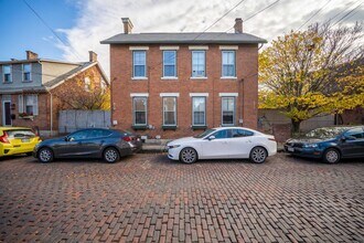 Building Photo - 510-512 S. Lazelle Street