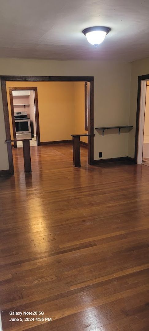 Building Photo - 3 BR 2 Bath House - 5 minutes from IU Bloomington!  FALL 2027