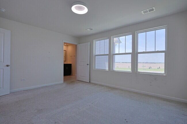 Building Photo - 2287 Ryegrass Ln