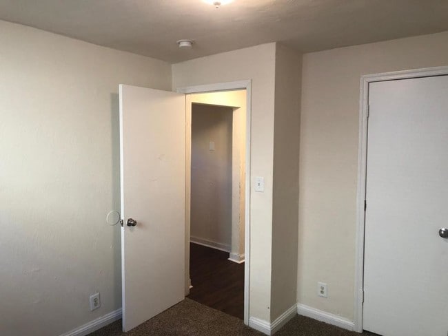 Building Photo - 742 Lexington St