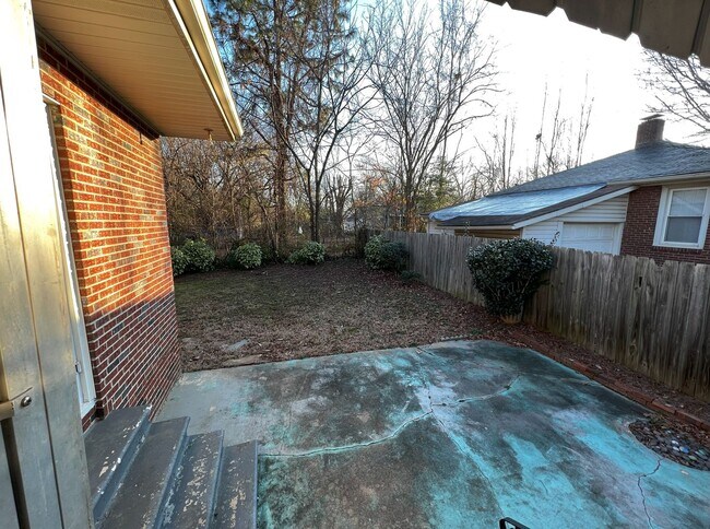 Building Photo - FOR RENT IN ARDMORE!!