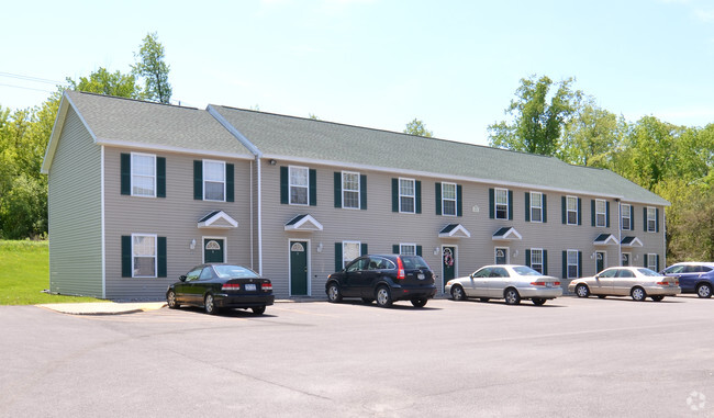 Building Photo - Lewiston Townhomes