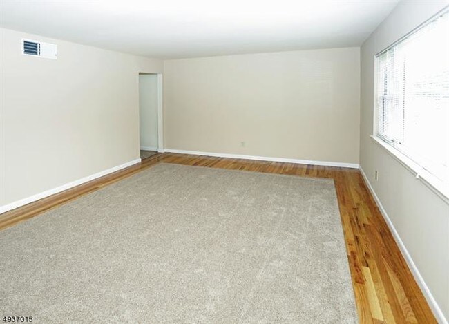 Building Photo - 15 Hazen Ct