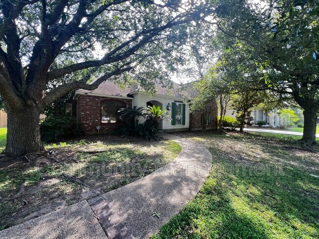 Building Photo - 6011 Riverbrook Dr