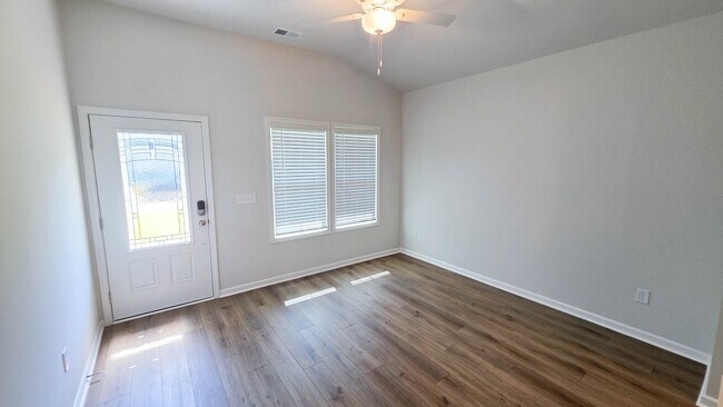 Building Photo - 427 McGarry Dr