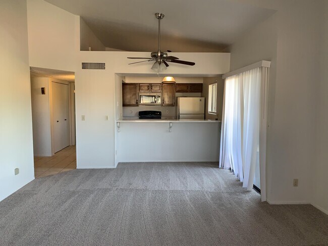 Building Photo - 2182 N Pantano Rd