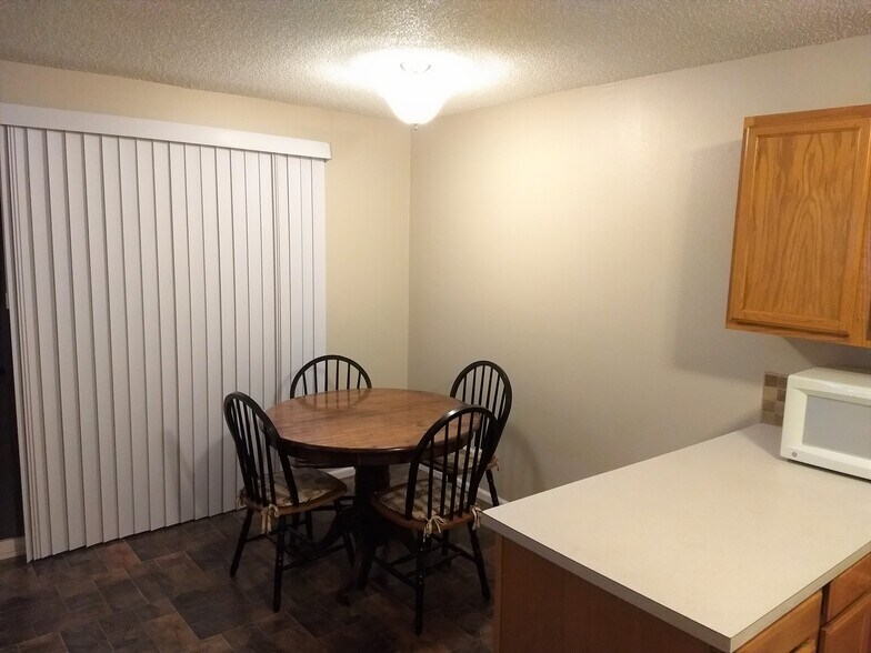 Building Photo - 303 Gage Blvd #325
