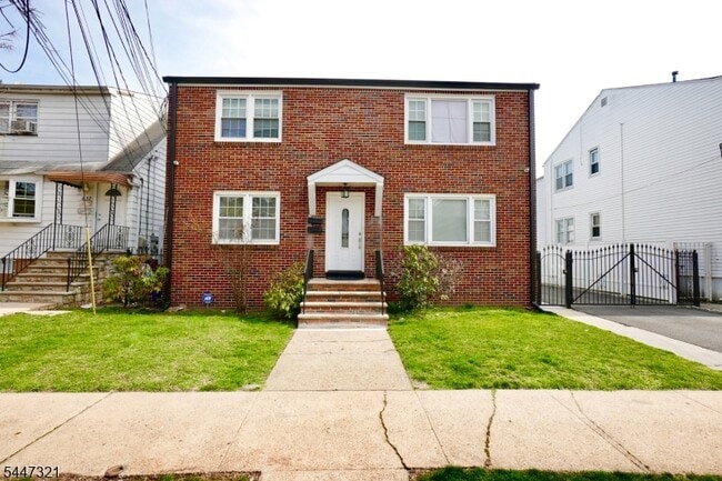Building Photo - 635 N 9th St