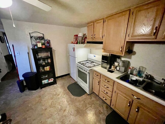 Building Photo - 2 bed 1 Bath- Aliquippa PA