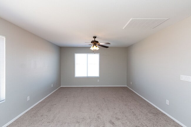 Building Photo - 31569 N Sundown Dr