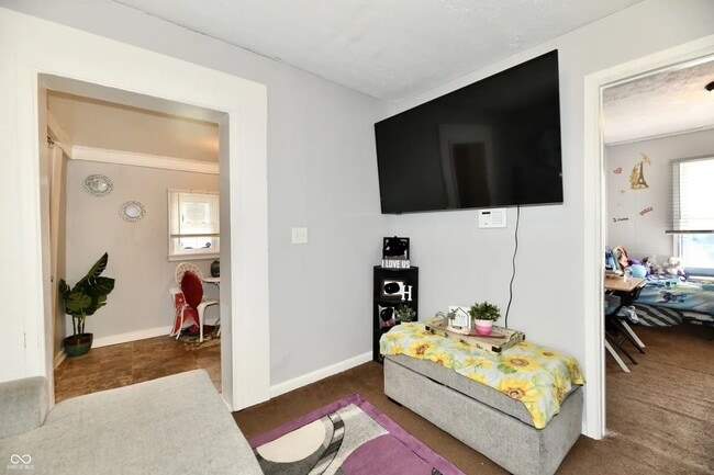 Building Photo - Charming 3-Bedroom Home Near Forest Manor Elementary!