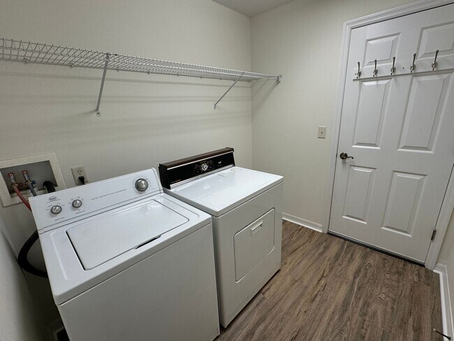 Building Photo - 4 Bedroom 3 Bath Single Family Home in The Groves of Baytree - Tavares Florida