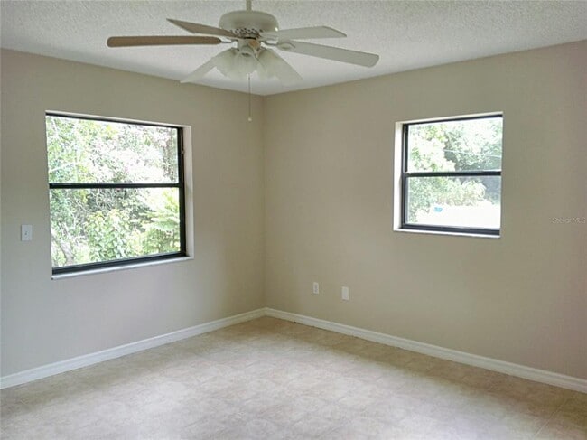 Building Photo - 717 Wright Ct
