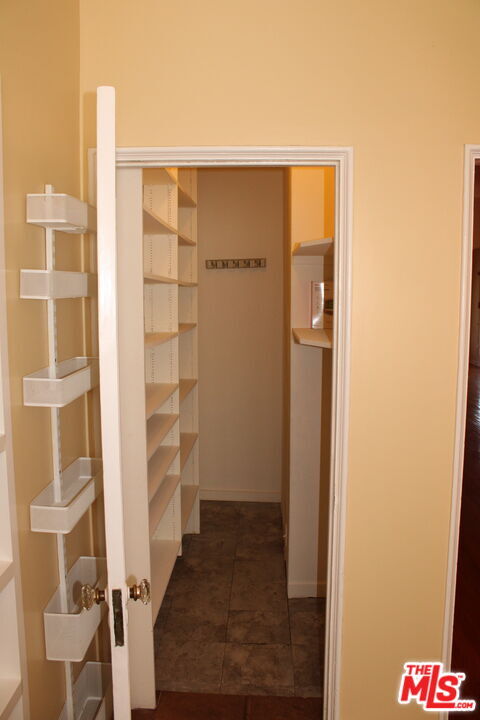 Building Photo - 1020 Hi Point St