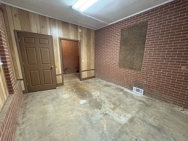 Building Photo - 650 Berkeley Dr