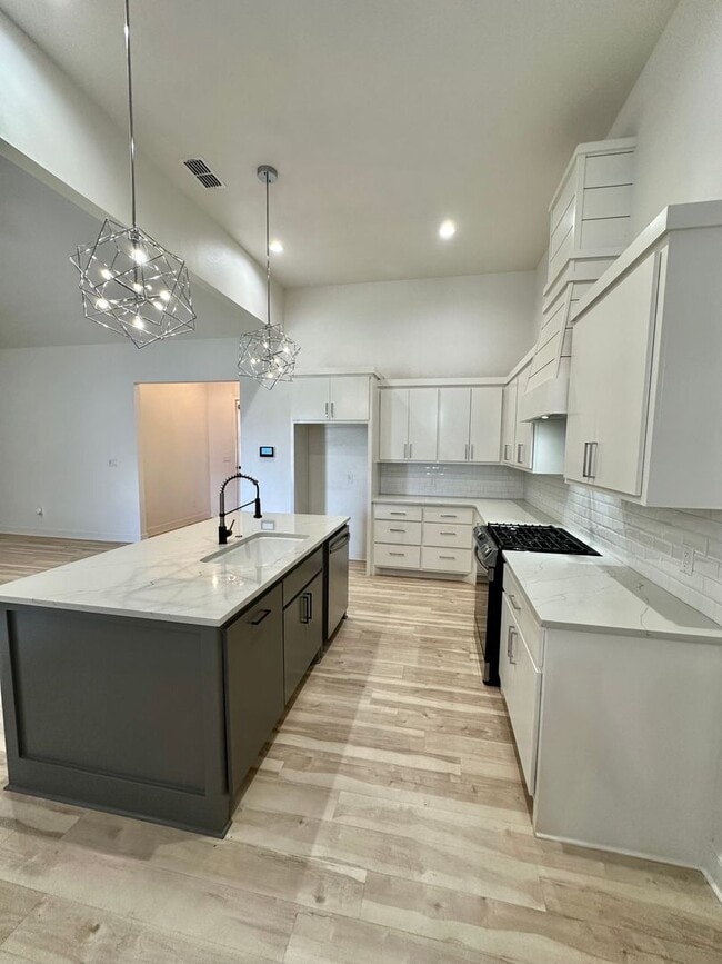 Building Photo - Refined Living in Preston Manor | Stunning 4/3/2 With Elevated Finishes