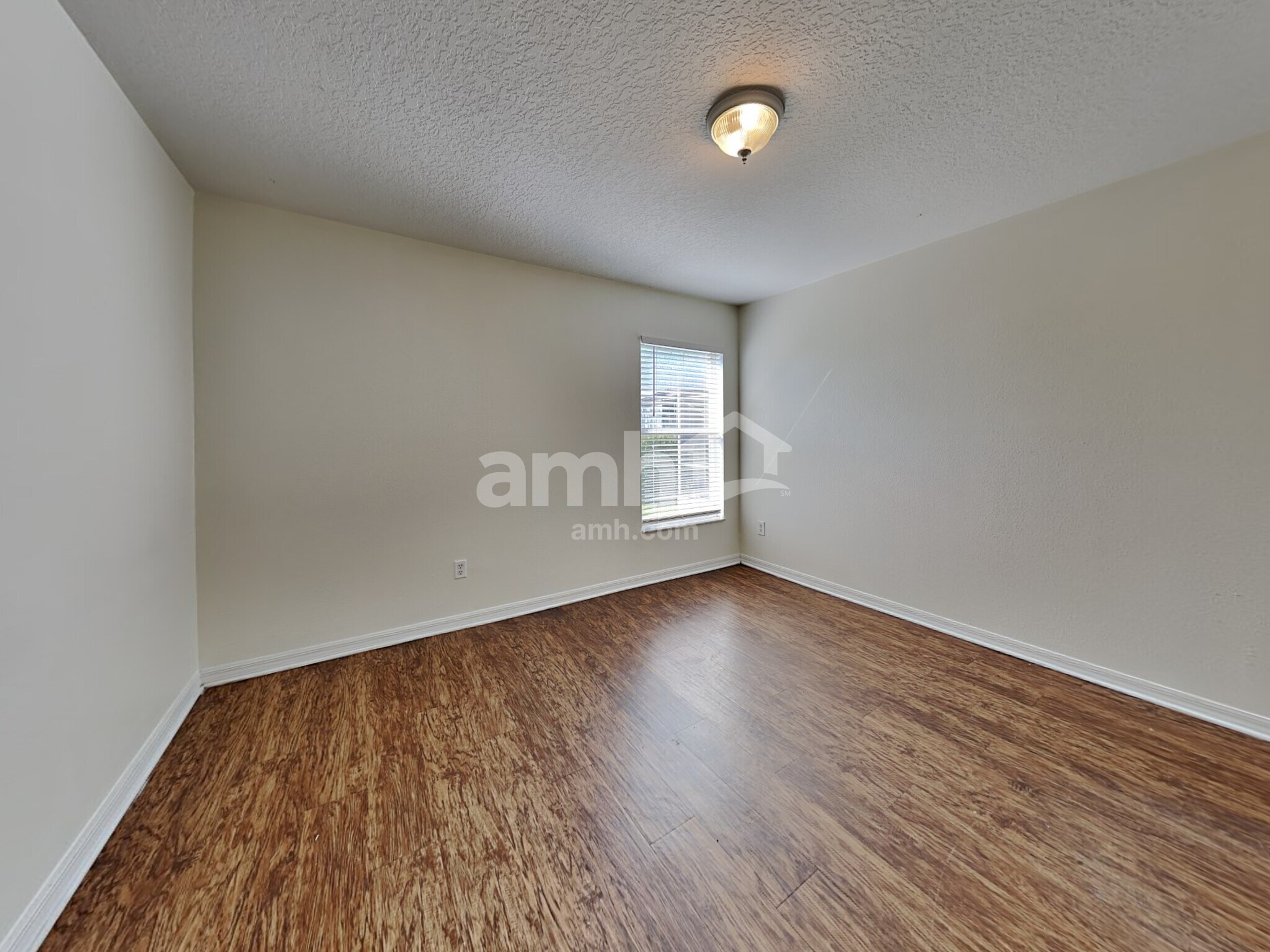 Building Photo - 2041 Ancient Oak Dr