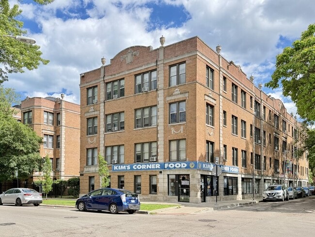 Building Photo - 1367 W Estes Ave