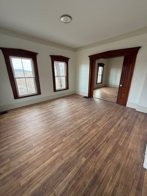 Building Photo - Walk to Downtown Norway from This Bright, Beautifully Renovated First-Floor Apartment