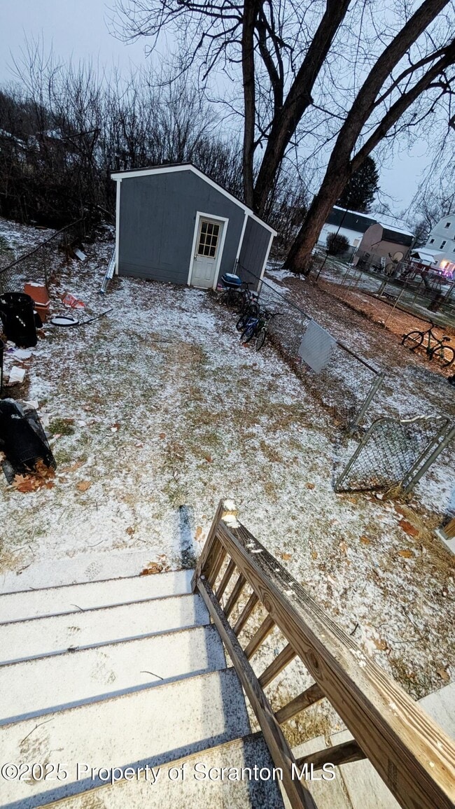 Building Photo - 124 Willow St