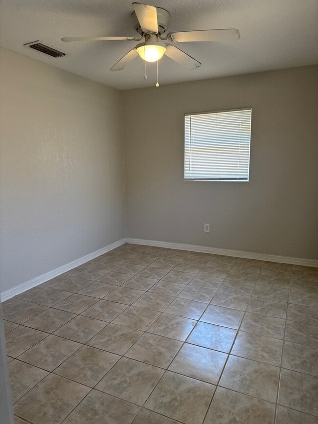 Building Photo - 10569 Citrus Ln