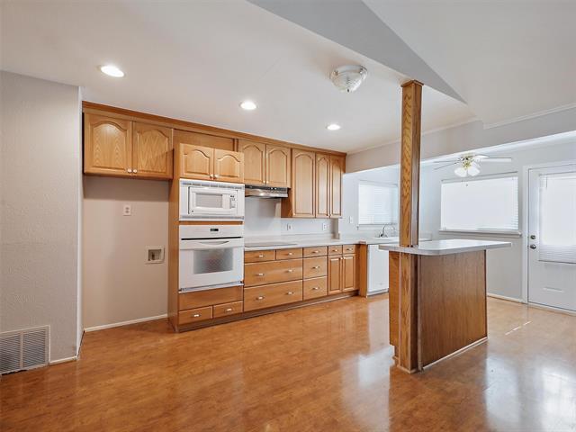 Building Photo - 923 Prestwick Ln