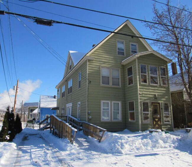 Primary Photo - 790 3rd Ave