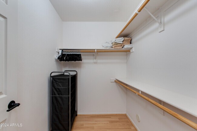 Building Photo - 2647 N Miller Rd