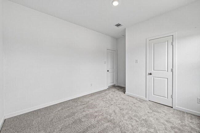 Building Photo - 16307 Chestnut Hvn Ln