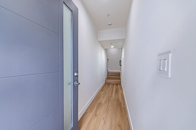 Building Photo - 2055 S Garth Ave