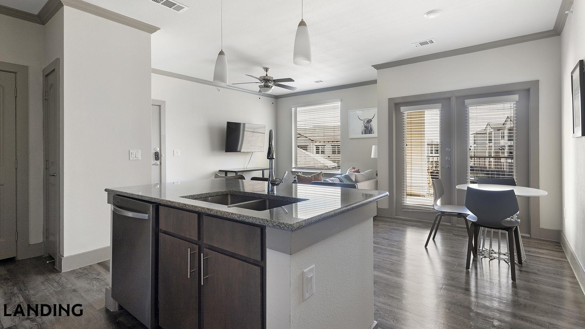 Building Photo - 12500 Shadowglen Trce