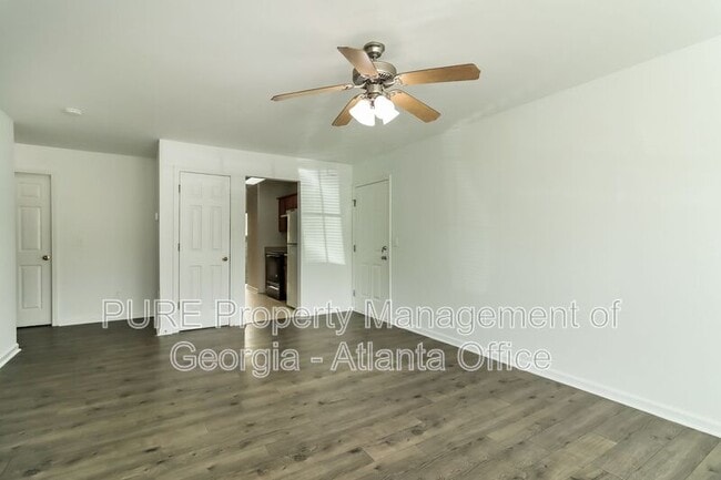 Building Photo - 1702 Stonehaven Cir