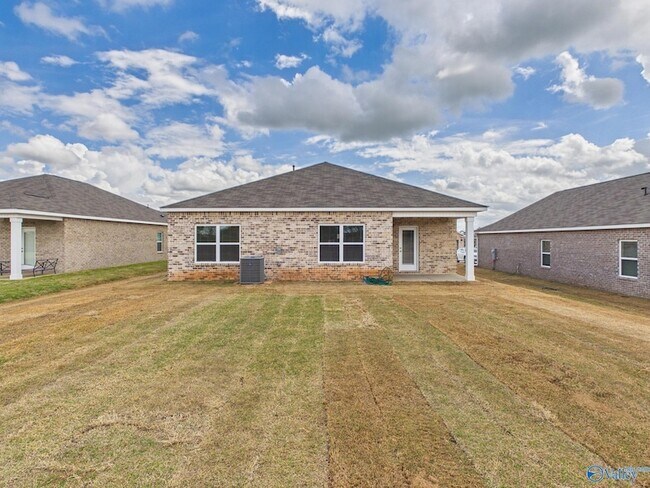 Building Photo - 112 Betty Williams Dr