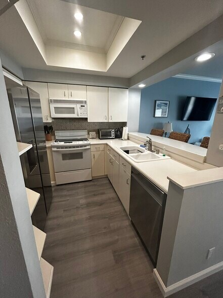 Kitchen - 655 Columbia St