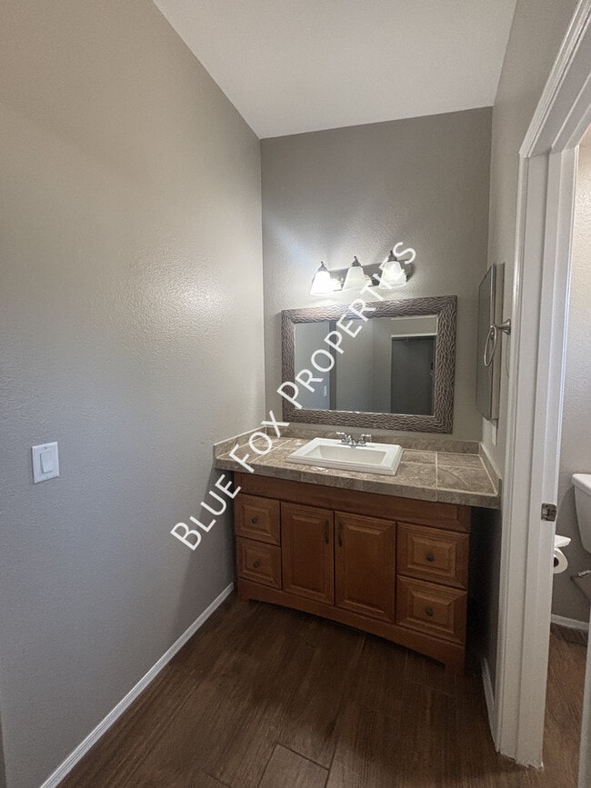 Building Photo - 9825 N Camino Vado