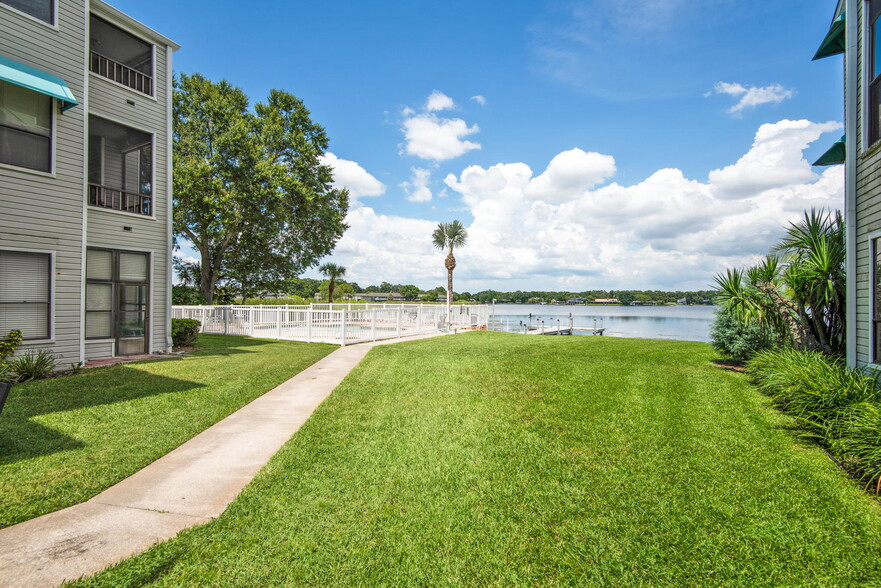 Building Photo - 3127 W Sligh Ave