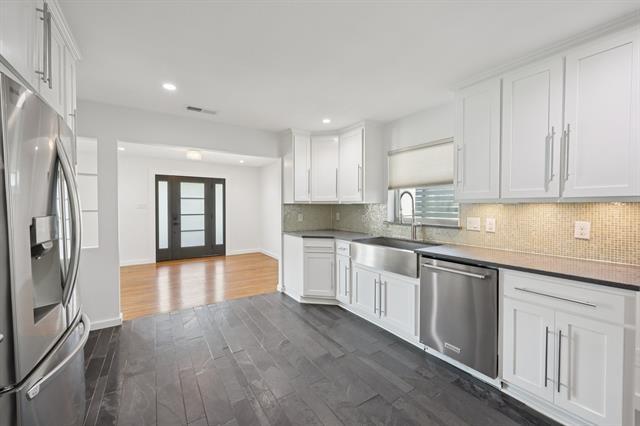 Building Photo - 9918 Coldwater Cir