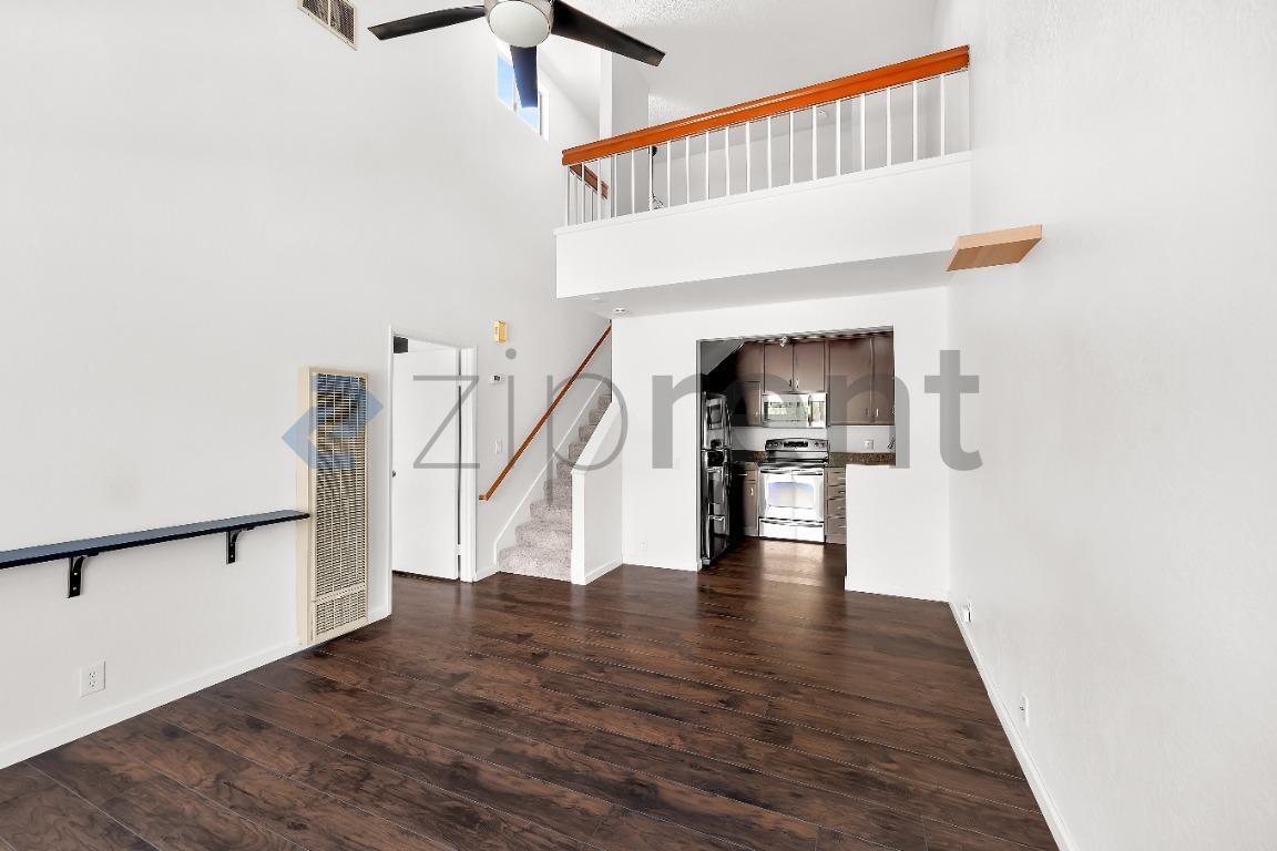 Building Photo - Unit 117