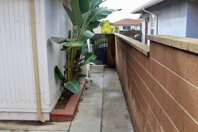 Building Photo - 13716 Purche Ave