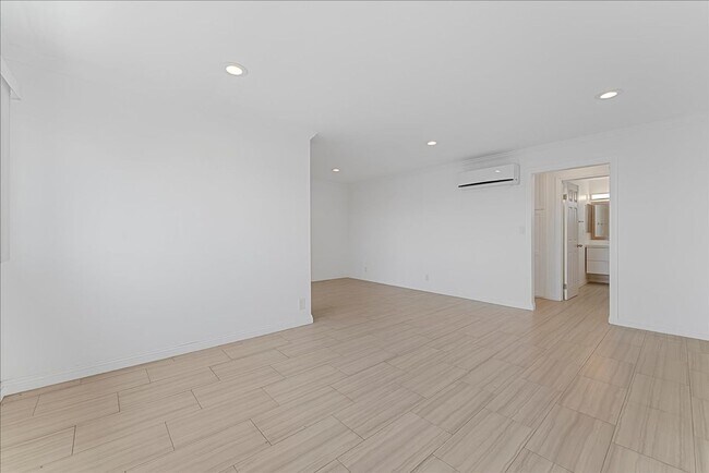 Primary Photo - 376 N Ave 57
