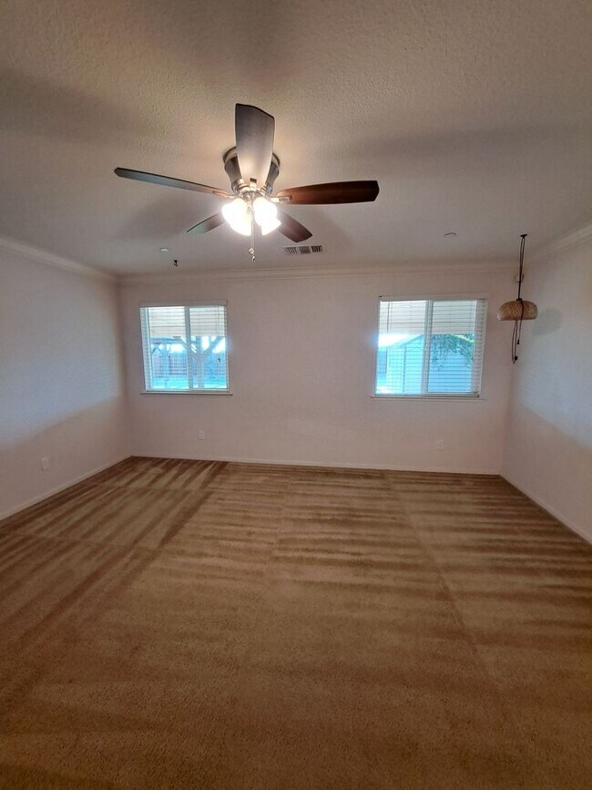 Building Photo - Stunning and Spacious - Don't Miss This Rental Home!