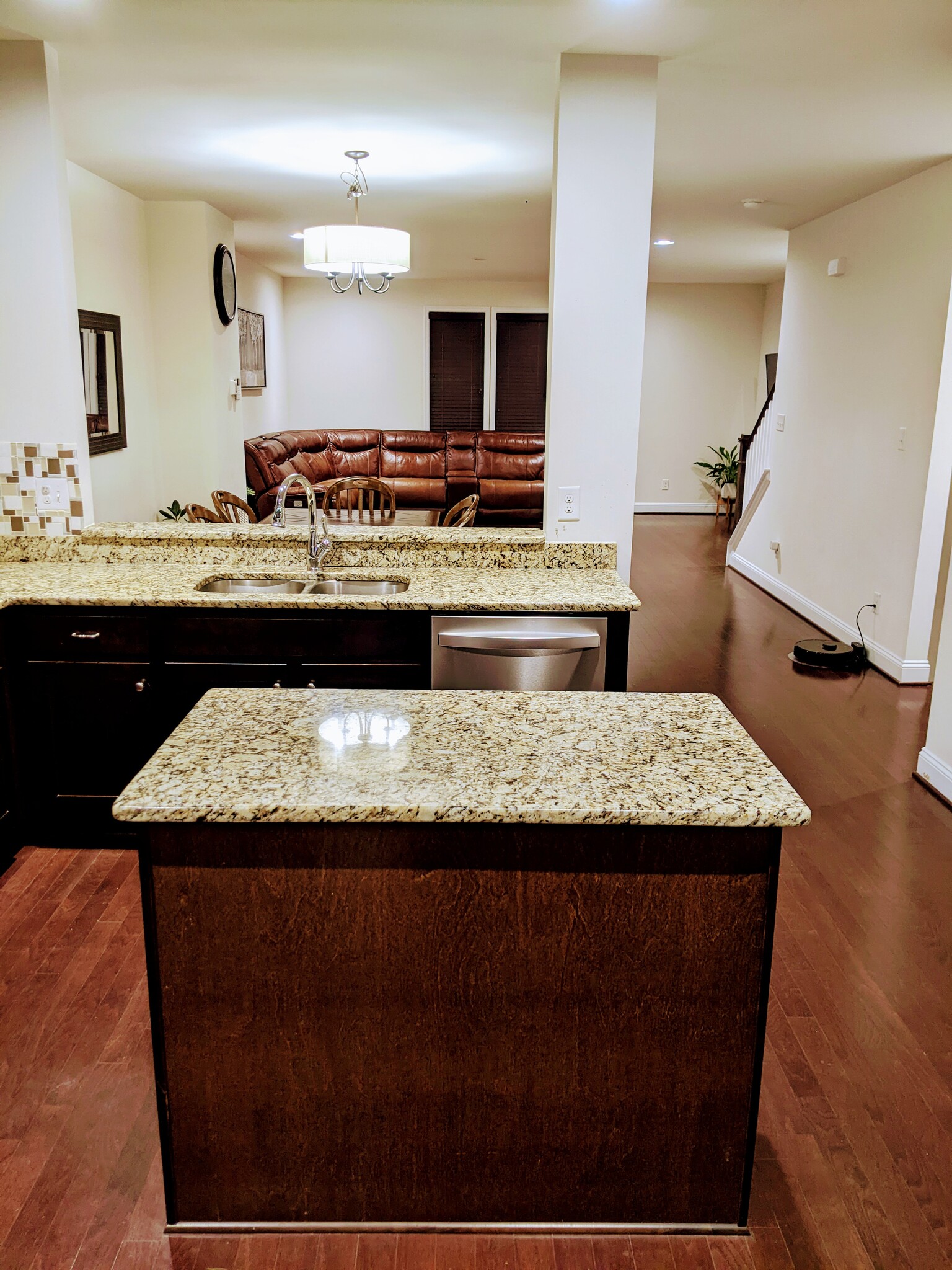 GRANITE COUNTERTOPS - 5215 Bedford Falls Cir