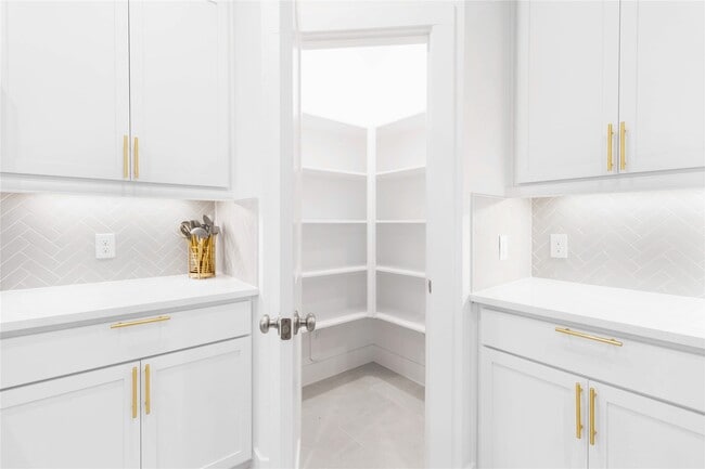 Building Photo - 21111 Rio San Jose Ct